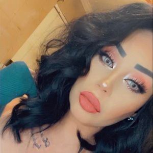 Meet your Posher, Becky